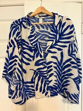 H&M Oversized White and Blue Leaf-Print Cropped Blouse